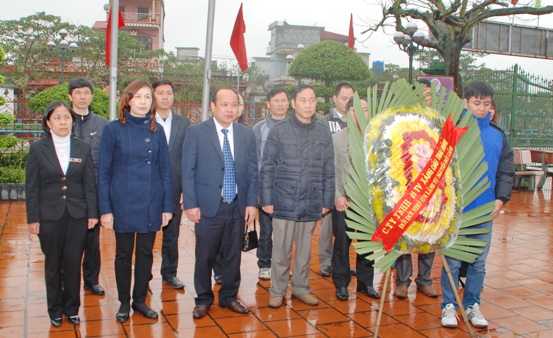 Vòng hoa của đoàn Petrolimex kính dâng lên Đồng chí Nguyễn Đức Cảnh